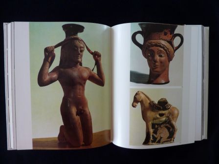 L’art grec éditions Lucien Mazenod 1980 Papaioannou architecture peinture sculpture antiquité L’art grec éditions Lucien Mazenod 1980 Papaioannou architecture peinture sculpture antiquité
