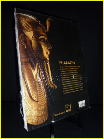 Pharaon catalogue de lexposition de lInstitut du monde arabe du 15 octobre 2004 au 12 juin 2005 éditions Flammarion neuf sous cellophane Égypte antique