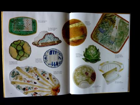 Artichauts et asperges en barbotine Maryse Bottero éditions Massin 2006 faïence porcelaine collection Saint-Clément Orchies Saint-Uze Quimper Malicorne, nov 2013 Artichauts et asperges en barbotine Maryse Bottero éditions Massin 2006 faïence porcelaine collection Saint-Clément Orchies Saint-Uze Quimper Malicorne