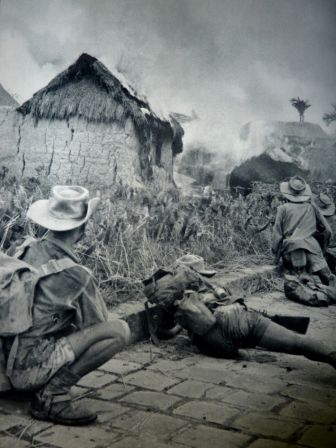 Guerre morte il y avait une guerre en Indochine JP Dannaud 1ère édition 1954 recueil photographies militaria Dien Bien Phu Asie colonies Guerre morte il y avait une guerre en Indochine JP Dannaud 1ère édition 1954 recueil photographies militaria Dien Bien Phu Asie colonies