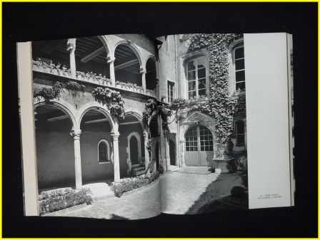 Orlans dition Hachette collection les villes de France prsentation de Roger Secrtain notices historiques et archologiques Louis Monnier Pierre Jouvellier photographies Jacques Boulas