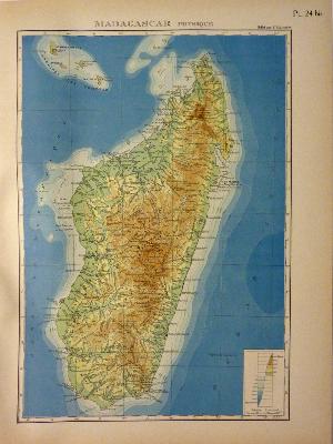 Ancienne documentation sur Madagascar et îles océan Antarctique îles Kerguelen St-Paul Crozet Amsterdam
