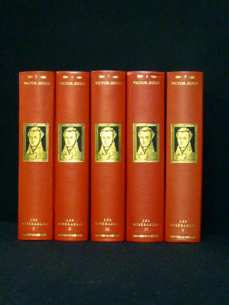 Victor Hugo Les misérables éditions Jean de Bonnot 5 tomes